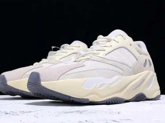 Yeezy Boost 700 Adidas EG7596 Analog 0704